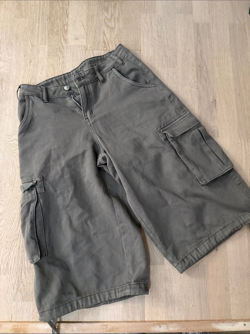 princess polly Cargo Shorts in Olive Green 4